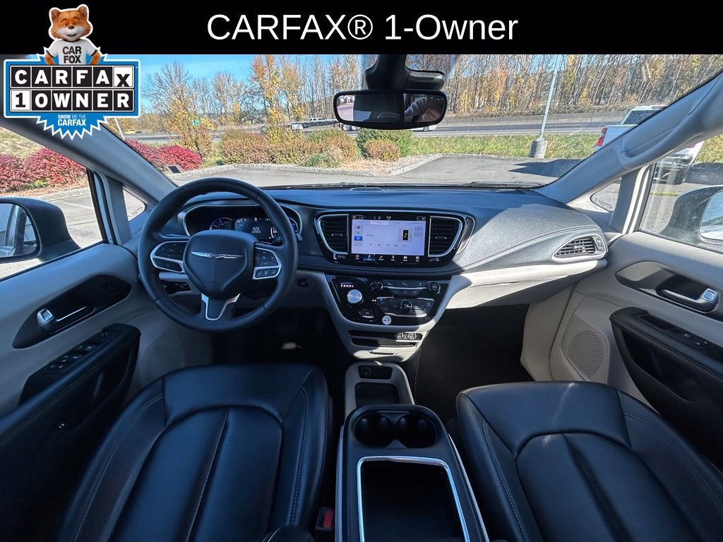 2023 Chrysler Pacifica Hybrid Touring L