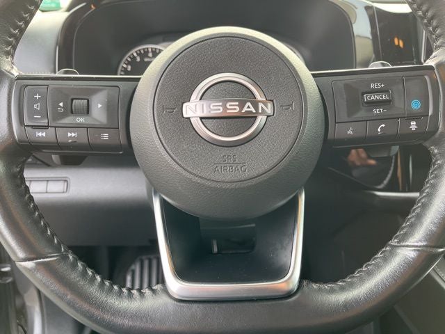 2023 Nissan Pathfinder SV