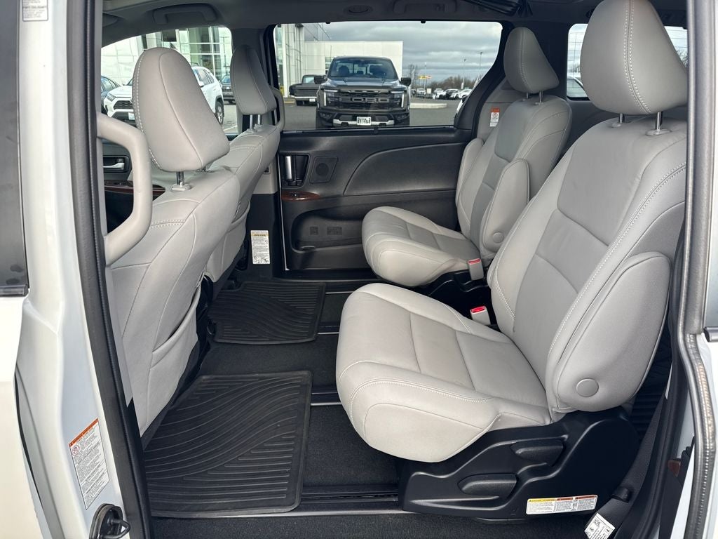 2020 Toyota Sienna Limited Premium 7 Passenger