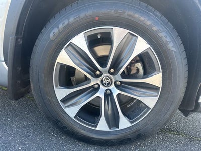 2022 Toyota Highlander Hybrid XLE