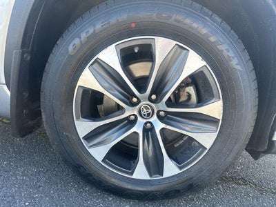 2022 Toyota Highlander Hybrid XLE