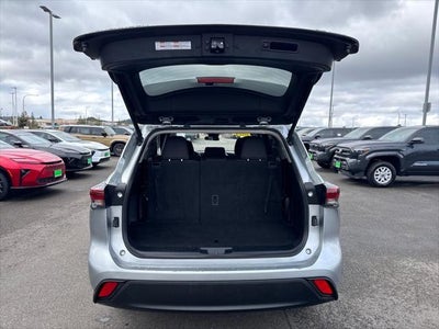 2024 Toyota Highlander LE