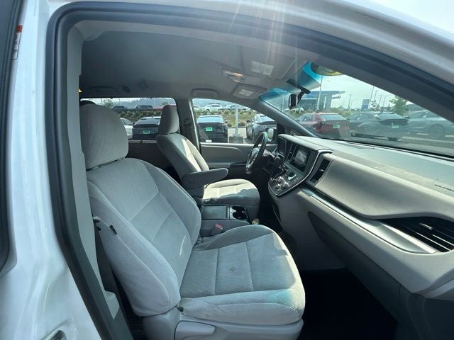 2015 Toyota Sienna LE 8 Passenger