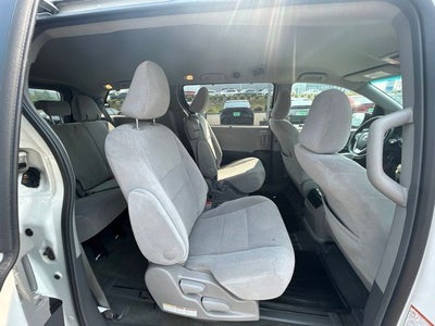 2015 Toyota Sienna LE 8 Passenger