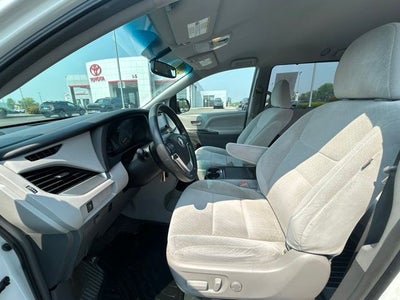 2015 Toyota Sienna LE 8 Passenger
