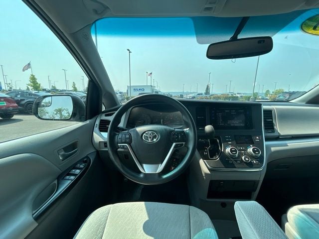 2015 Toyota Sienna LE 8 Passenger