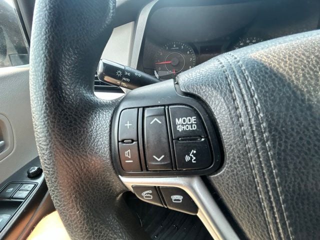 2015 Toyota Sienna LE 8 Passenger