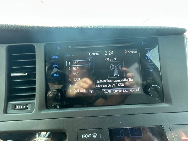 2015 Toyota Sienna LE 8 Passenger