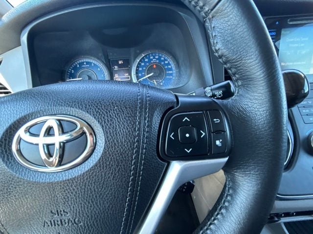 2017 Toyota Sienna XLE 8 Passenger