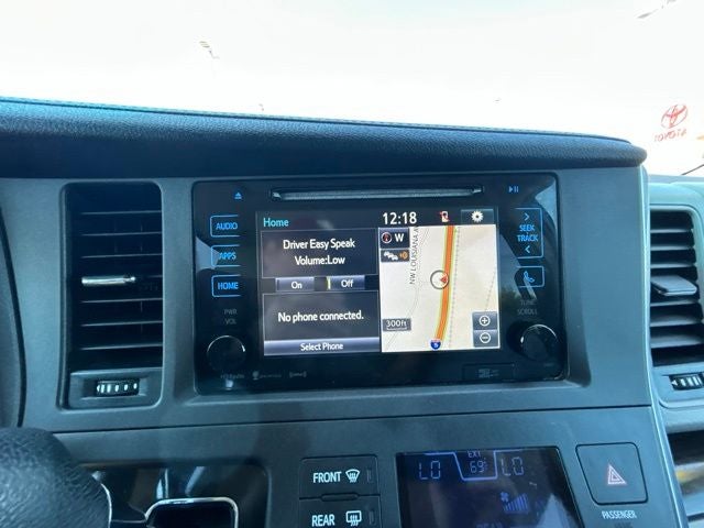 2017 Toyota Sienna XLE 8 Passenger
