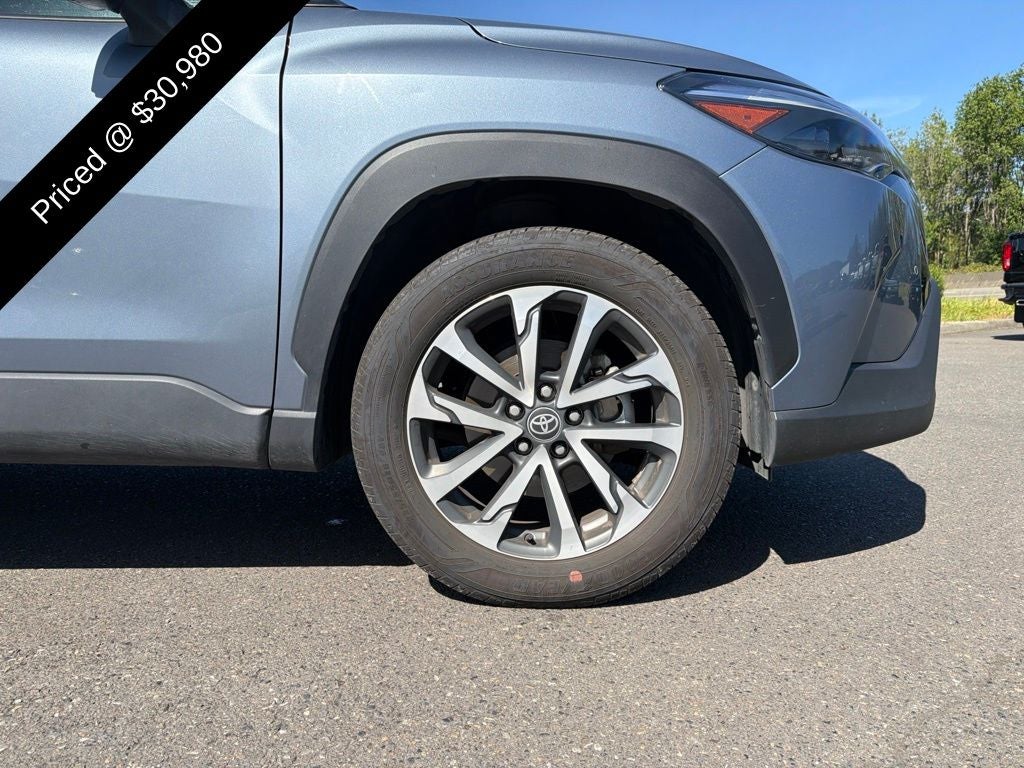 2025 Toyota Corolla Cross XLE