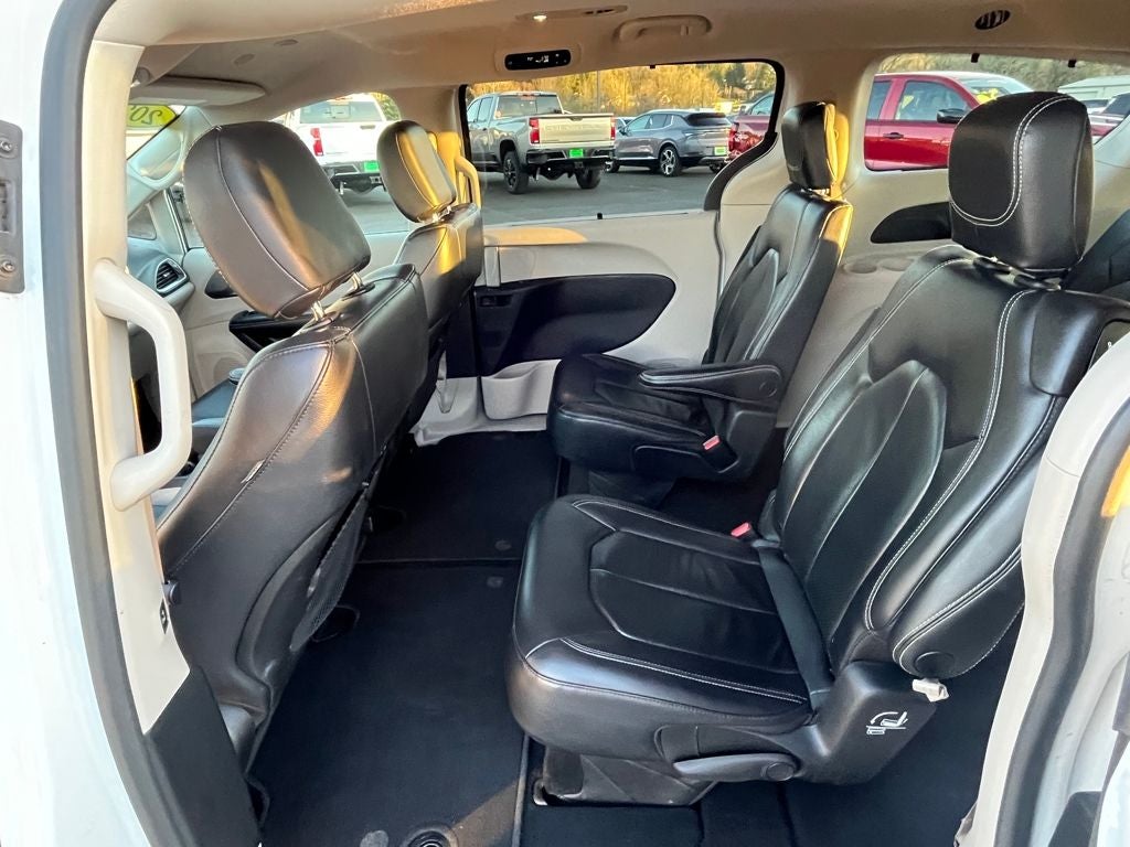 2022 Chrysler Pacifica Touring L