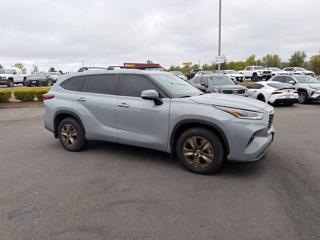 2023 Toyota Highlander Hybrid Hybrid XLE Bronze