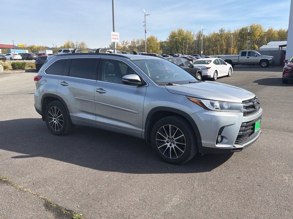2017 Toyota Highlander SE