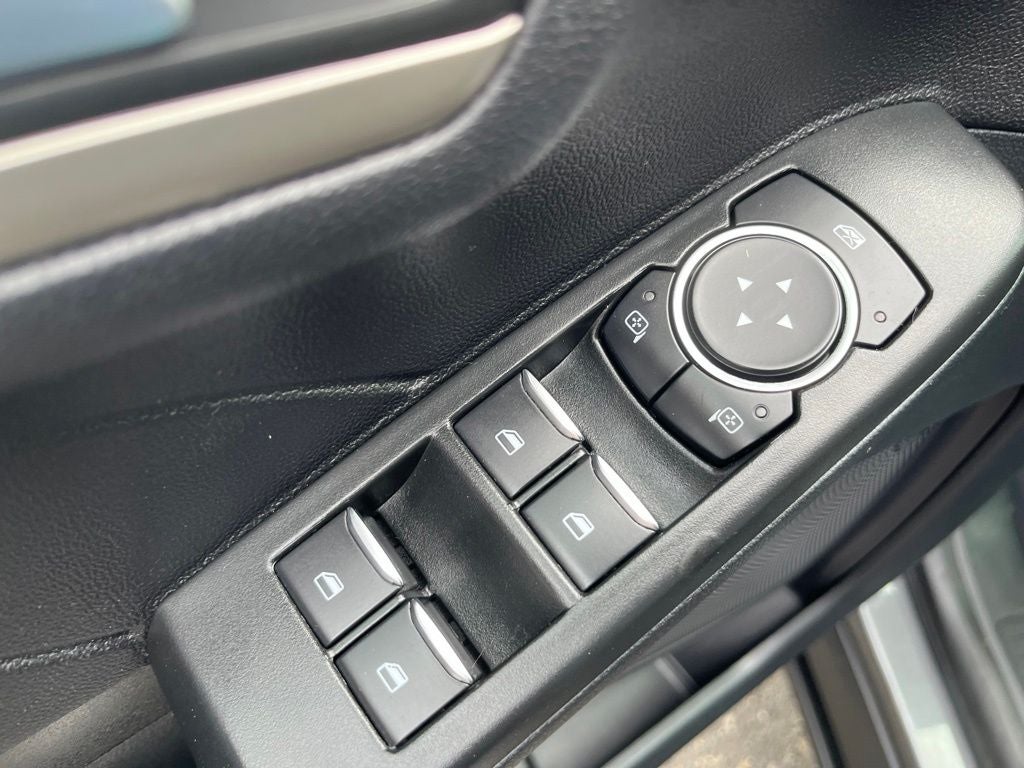 2021 Ford Escape Hybrid SE