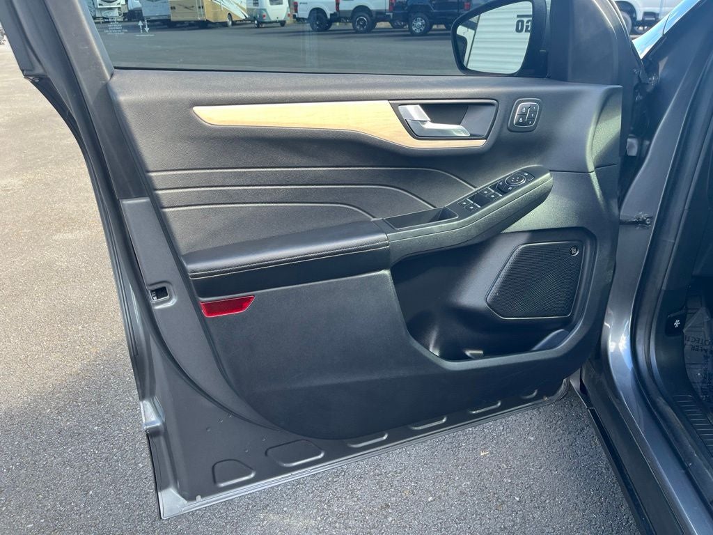 2021 Ford Escape Hybrid Titanium
