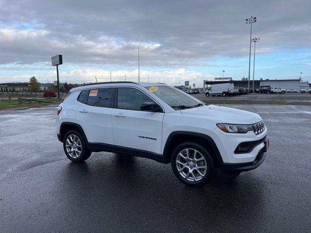 2024 Jeep Compass Latitude Lux