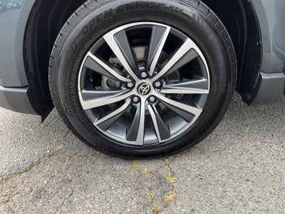 2022 Toyota Venza LE